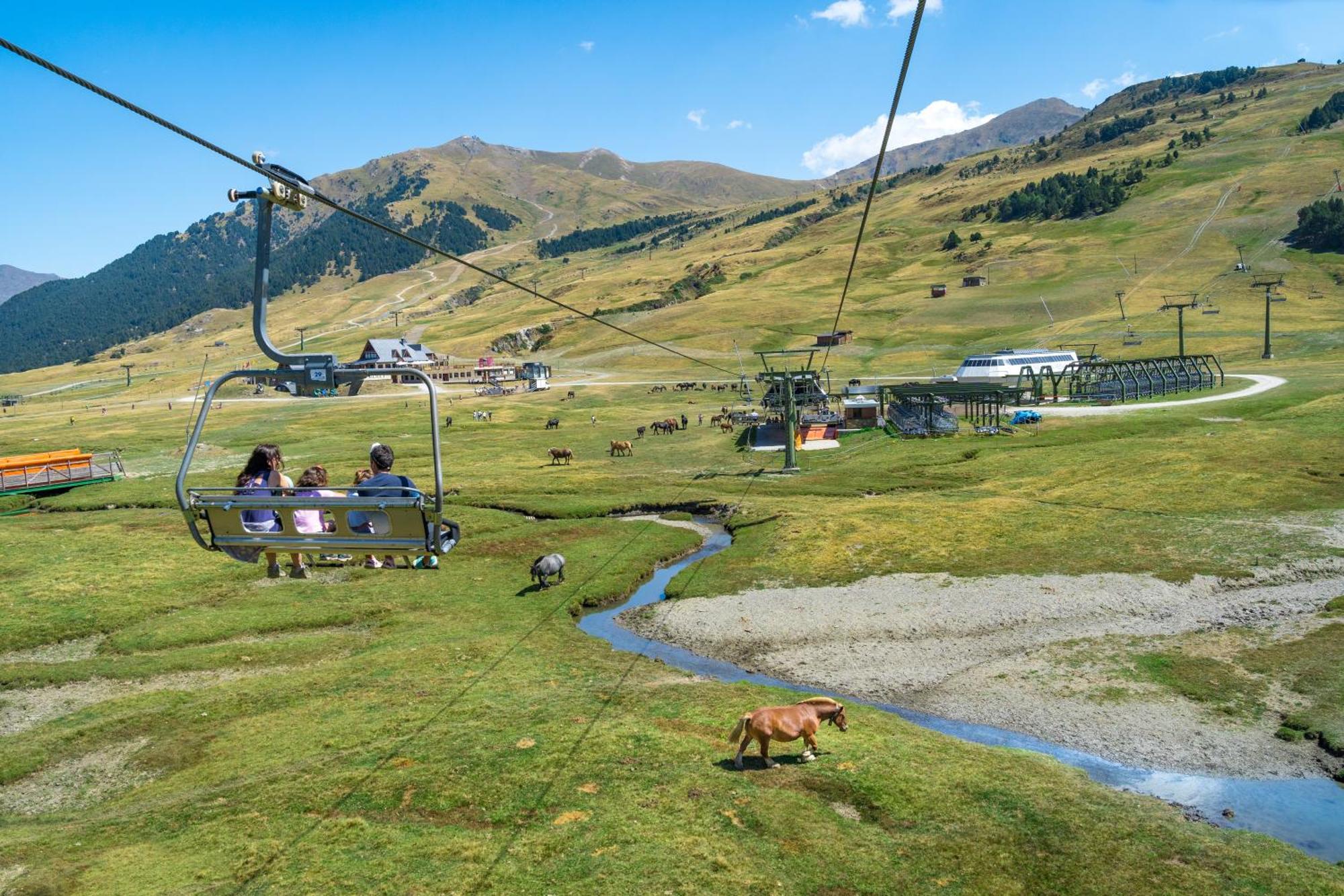 Hotel Montarto Baqueira Beret Eksteriør billede